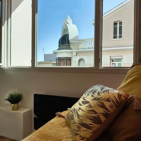 Le Cosy Perpignan Centre, Fully Air Conditioned Apartment , 2 Rooms, 2 Bathrooms, Free Wifi, Free Parking, Lift, Central 아파트 페르피냥