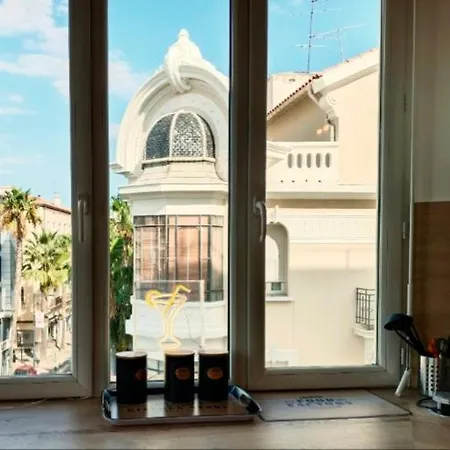 Le Cosy Perpignan Centre, Fully Air Conditioned Apartment , 2 Rooms, 2 Bathrooms, Free Wifi, Free Parking, Lift, Central 아파트 *
