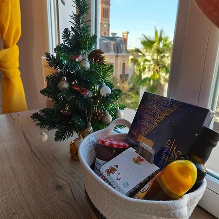 Le Cosy Centre, 2 Rooms, 2 Bathrooms, Free Wifi, Free Parking, Lift, Central, Renovated, Spacious Apartman