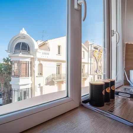 Le Cosy Perpignan Centre, Fully Air Conditioned Apartment , 2 Rooms, 2 Bathrooms, Free Wifi, Free Parking, Lift, Central