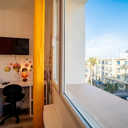 Le Cosy Perpignan Centre, Fully Air Conditioned Apartment , 2 Rooms, 2 Bathrooms, Free Wifi, Free Parking, Lift, Central 아파트 페르피냥
